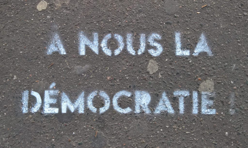 democratie rapport au politique